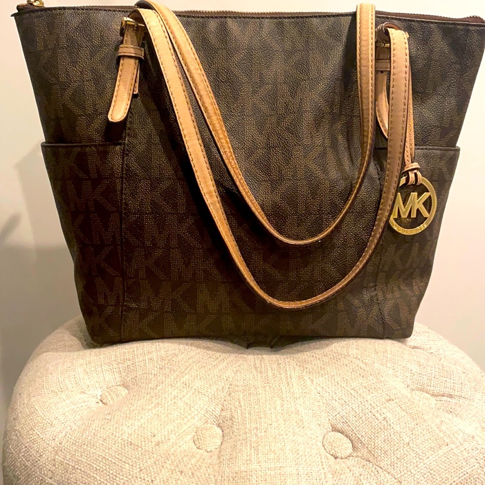 KORS Michael Kors tote bag. Monogram design.